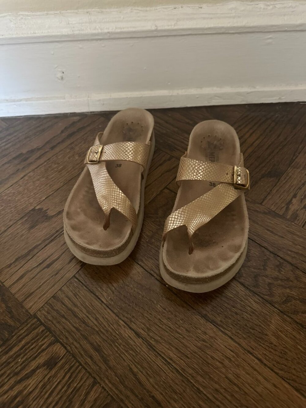 Memphisto Helen Sandal - Picture 2 of 5